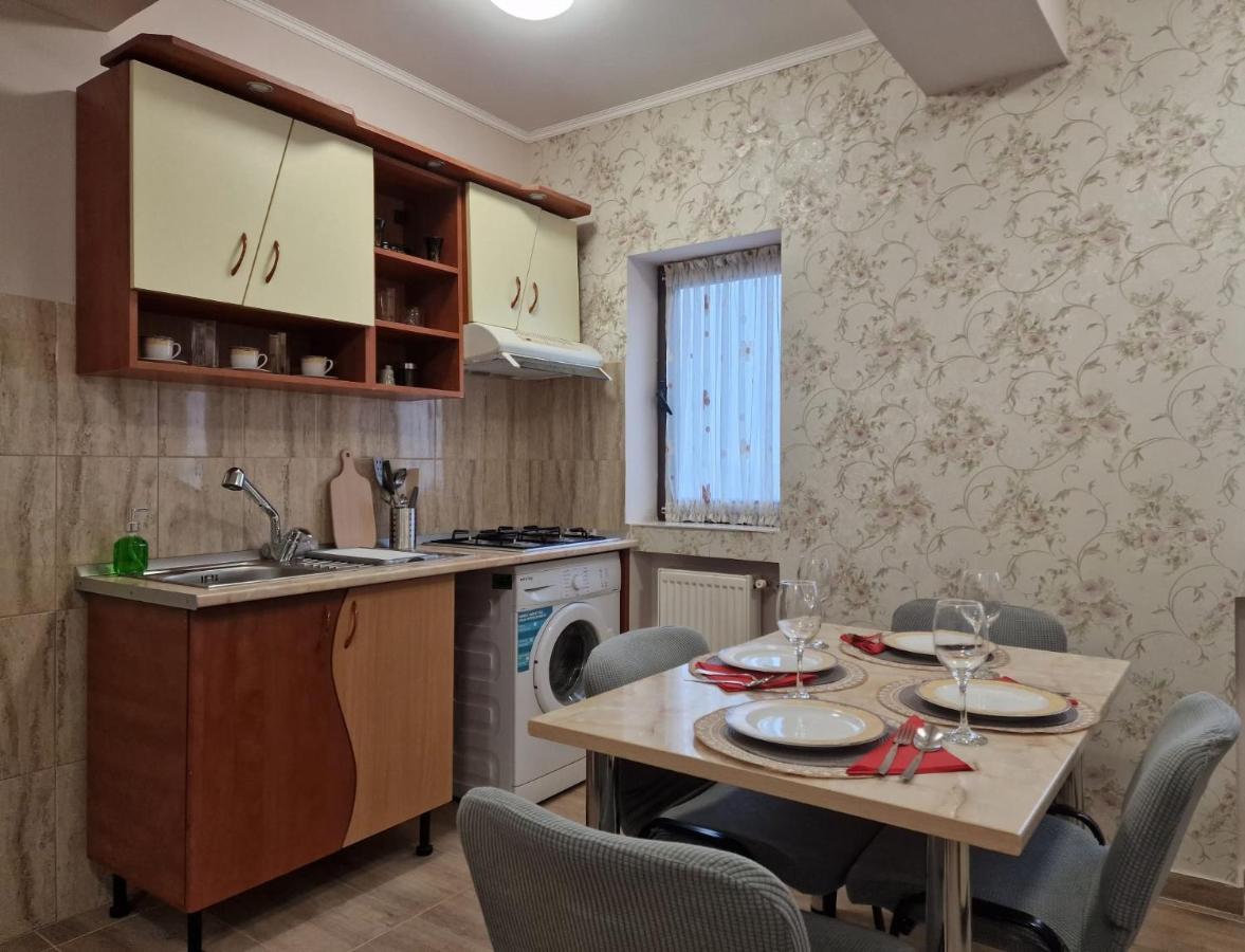 Laroka House Beautiful Apartment Universitate Center Bukarest Exterior foto