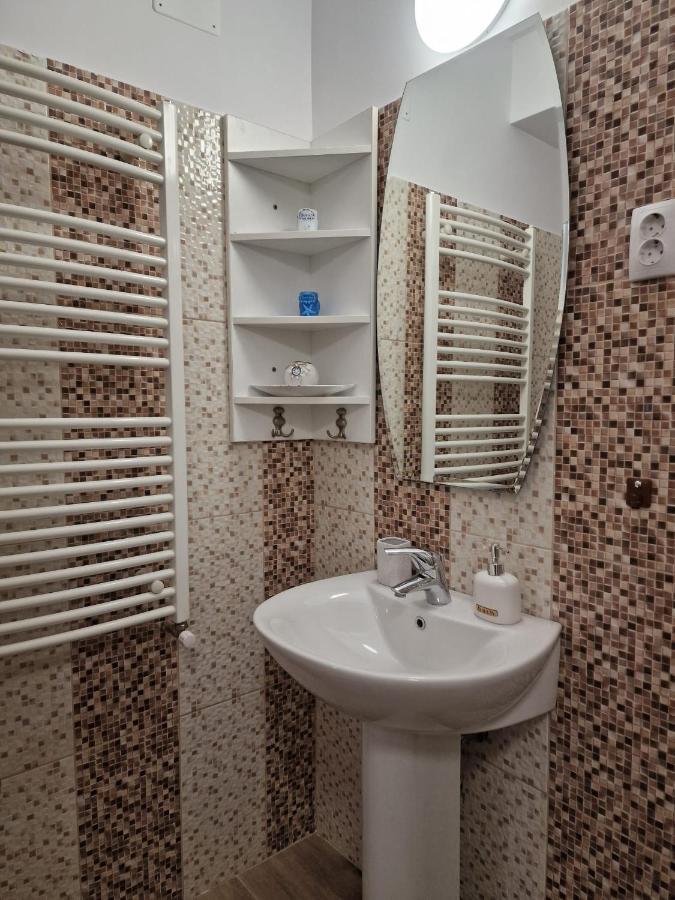 Laroka House Beautiful Apartment Universitate Center Bukarest Exterior foto